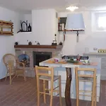 Casalcelso Con Giardino Дом отдыха Фоссомброне