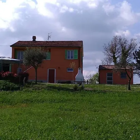 Дом отдыха Casalcelso Con Giardino Фоссомброне