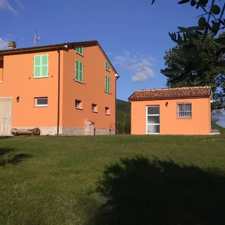 Casalcelso Con Giardino Дом отдыха Фоссомброне