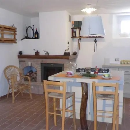 Casalcelso Con Giardino Hébergement de vacances Fossombrone